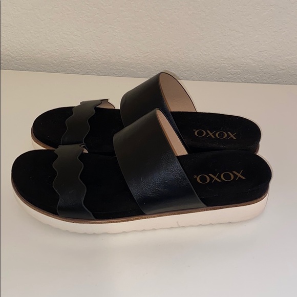 xoxo black sandals